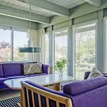 8 Person Holiday Home In Allinge בית נופש