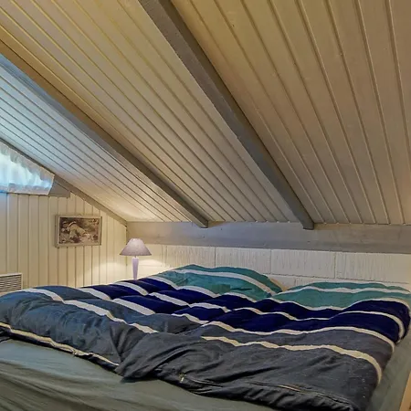 8 Person Holiday Home In Allinge * 알링에